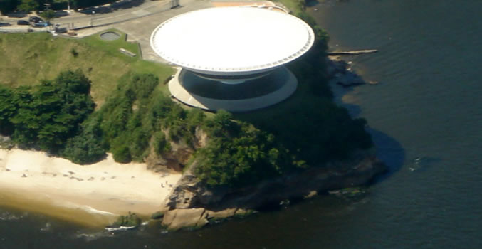 Museu de Arte Contemporânea de Niterói<br />Foto por <a href='http://commons.wikimedia.org/wiki/User:Mariordo' target='_blank'>Mariordo</a>